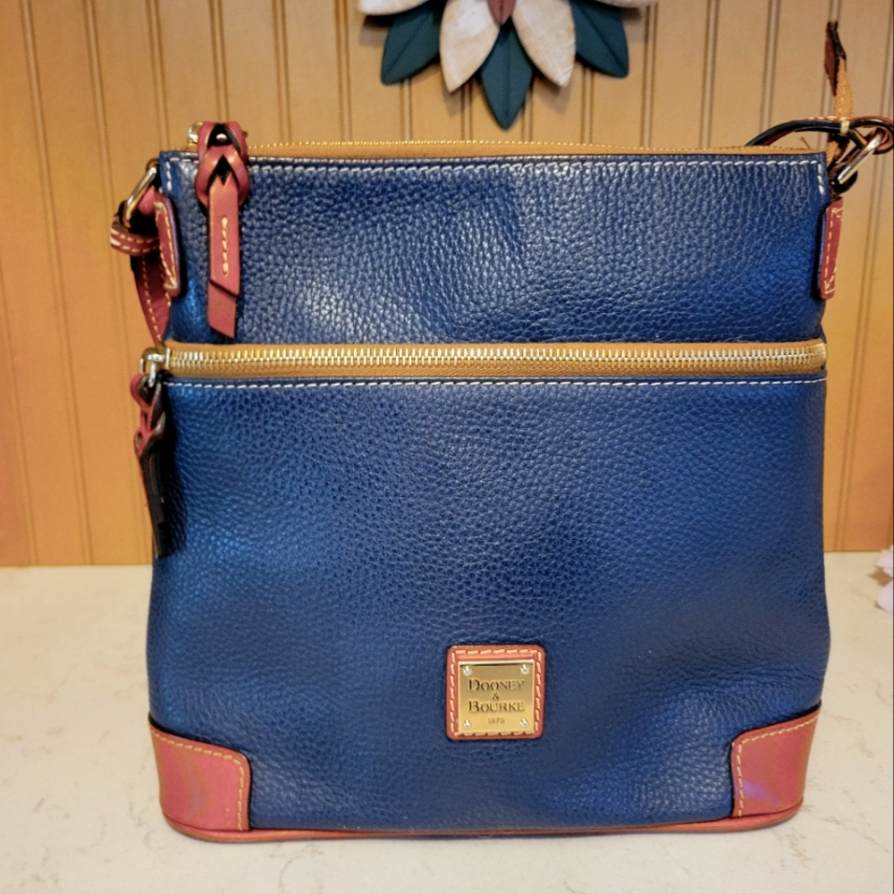 Dooney & Bourke bag